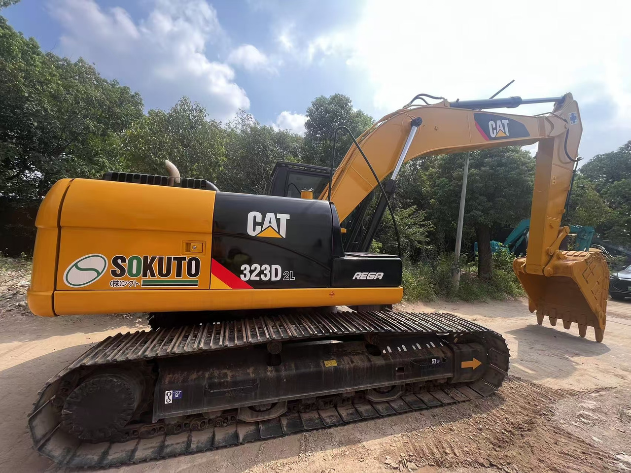 CATERPILLAR 323D2L - Escavatore cingolato: foto 4 CATERPILLAR 323D2L - Escavatore cingolato: foto 4