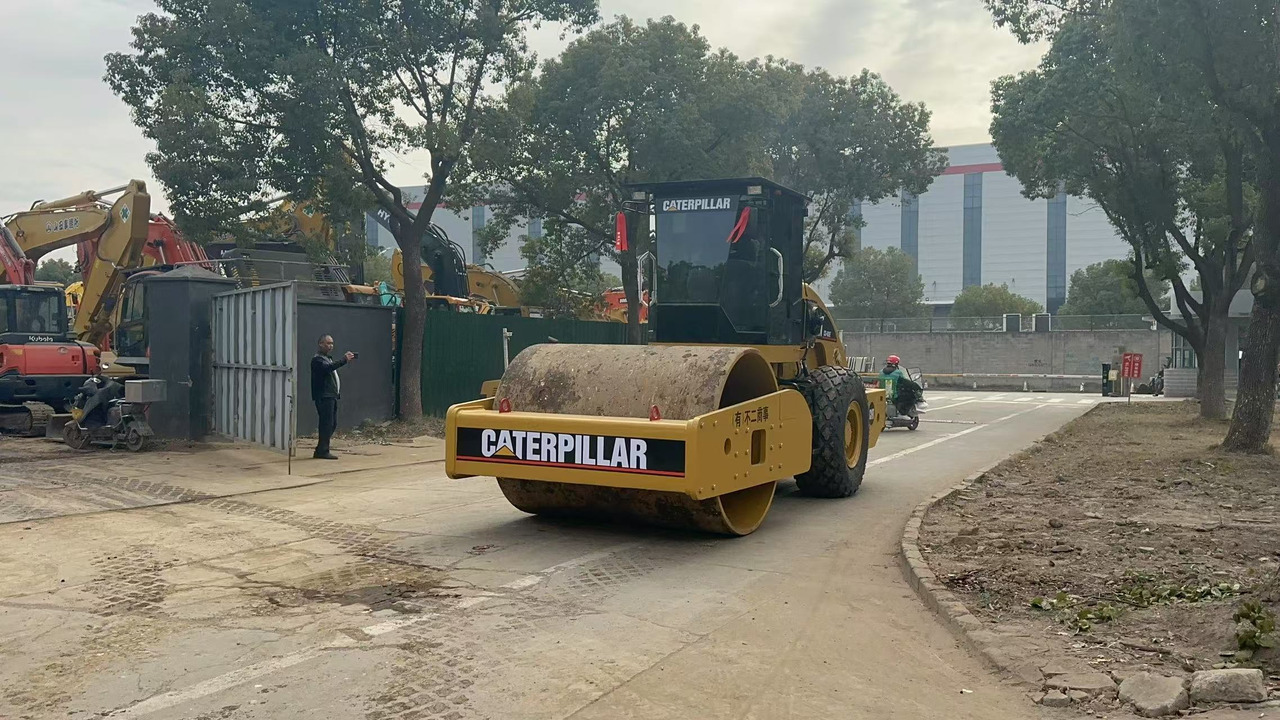 CATERPILLAR CS683E - Rullo stradale: foto 4 CATERPILLAR CS683E - Rullo stradale: foto 4