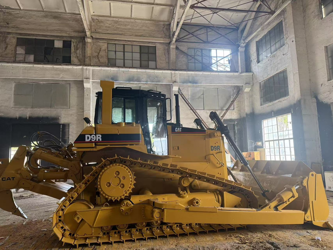 CATERPILLAR D9R - Bulldozer: foto 2 CATERPILLAR D9R - Bulldozer: foto 2