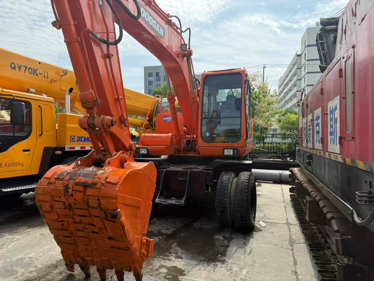 DOOSAN DH150W-7 - Escavatore gommato: foto 2 DOOSAN DH150W-7 - Escavatore gommato: foto 2