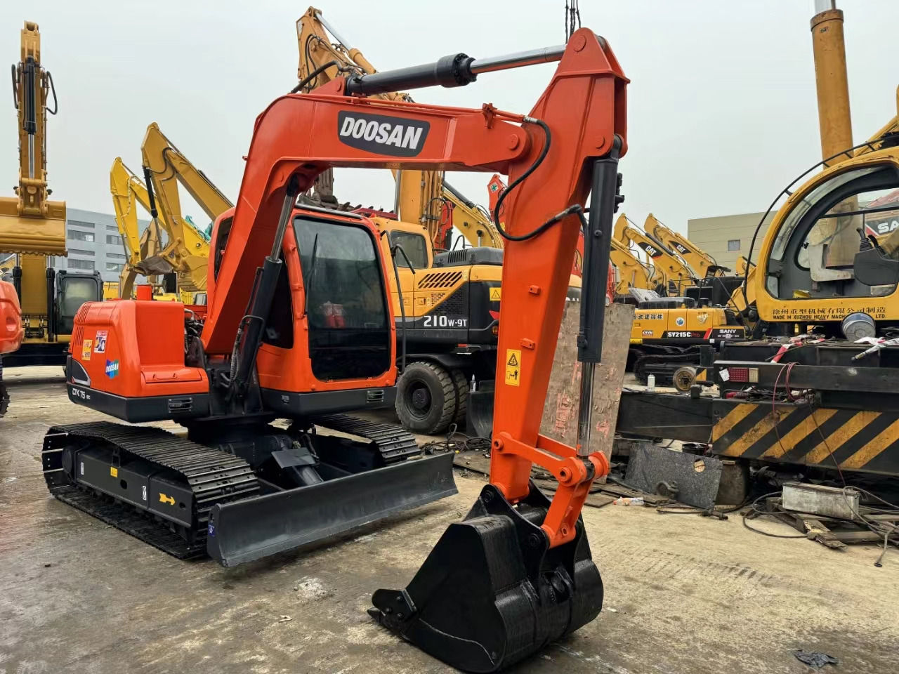 DOOSAN DX75-9C - Escavatore cingolato: foto 1 DOOSAN DX75-9C - Escavatore cingolato: foto 1