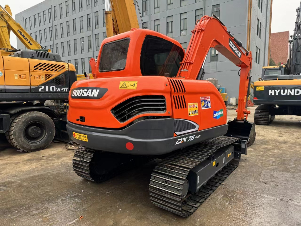 DOOSAN DX75-9C - Escavatore cingolato: foto 2 DOOSAN DX75-9C - Escavatore cingolato: foto 2