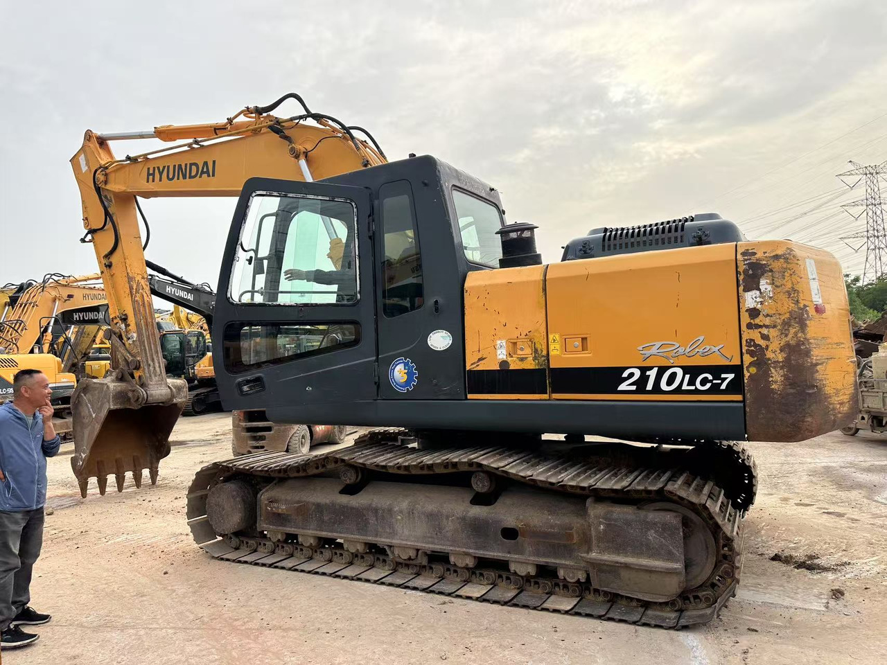 HYUNDAI R210LC-7 - Escavatore cingolato: foto 4 HYUNDAI R210LC-7 - Escavatore cingolato: foto 4