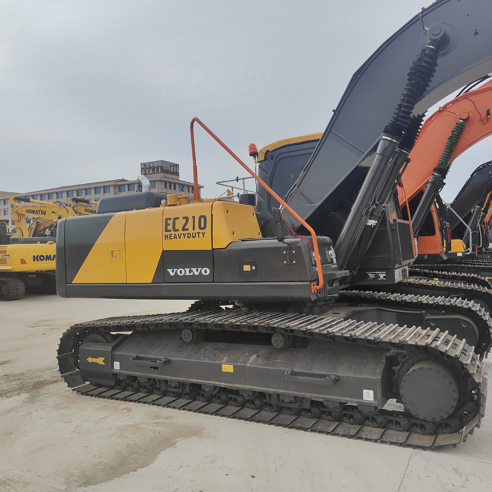 VOLVO EC210 - Escavatore cingolato: foto 1 VOLVO EC210 - Escavatore cingolato: foto 1