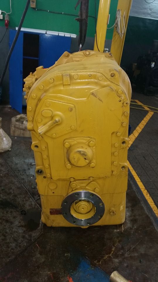 Skrzynia biegów Clark R28000 do Clark R24000, R28000, R32000, R34000, R36000 - Cambio per Macchina da cantiere: foto 2 Skrzynia biegów Clark R28000 do Clark R24000, R28000, R32000, R34000, R36000 - Cambio per Macchina da cantiere: foto 2