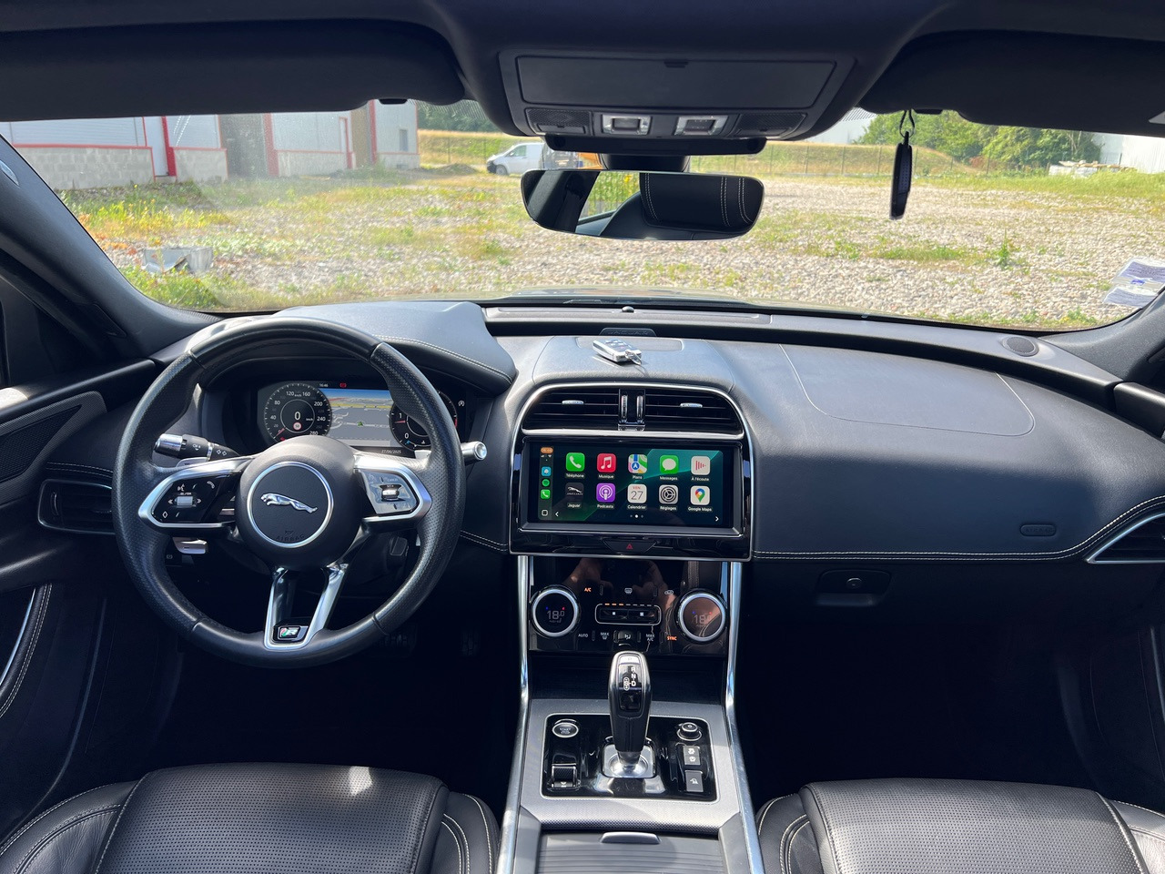 JAGUAR XE 20MY SE R-DYN. 2.0L D 180 BVA8 Cockpit PANO - Berlina: foto 3 JAGUAR XE 20MY SE R-DYN. 2.0L D 180 BVA8 Cockpit PANO - Berlina: foto 3