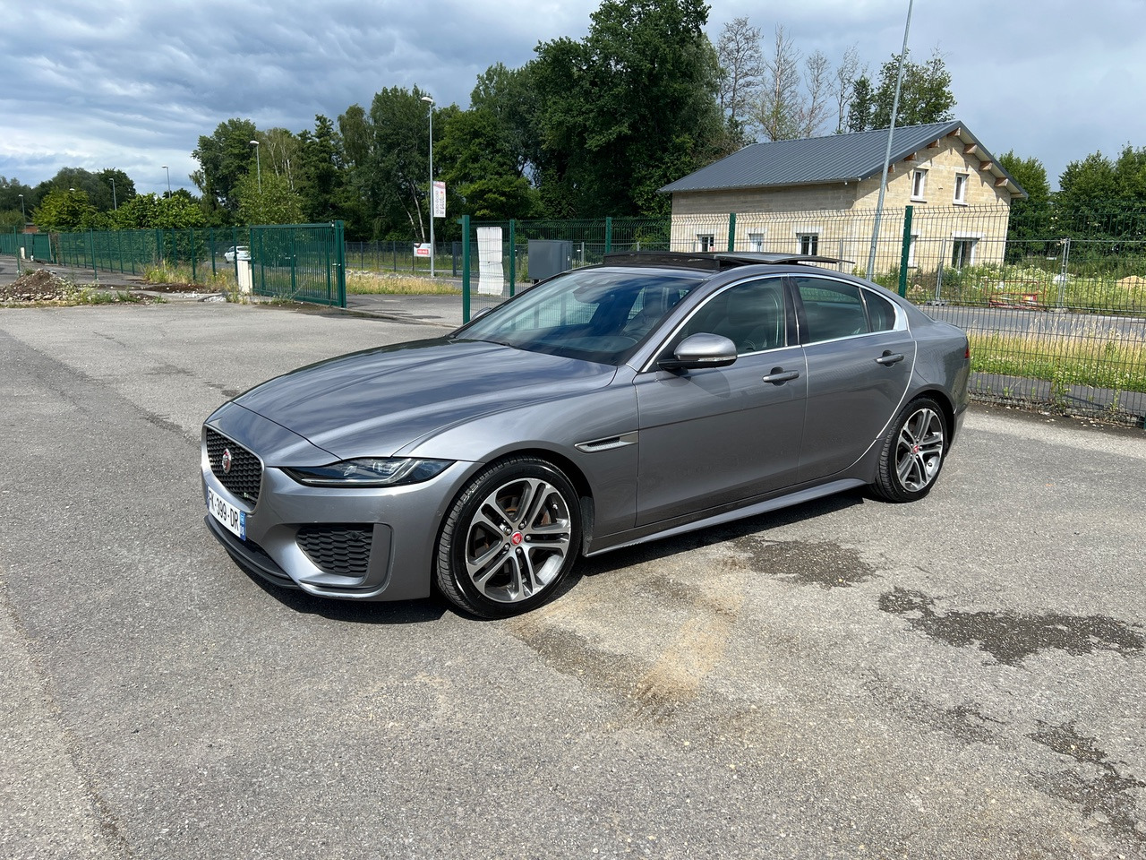 JAGUAR XE 20MY SE R-DYN. 2.0L D 180 BVA8 Cockpit PANO - Berlina: foto 1 JAGUAR XE 20MY SE R-DYN. 2.0L D 180 BVA8 Cockpit PANO - Berlina: foto 1