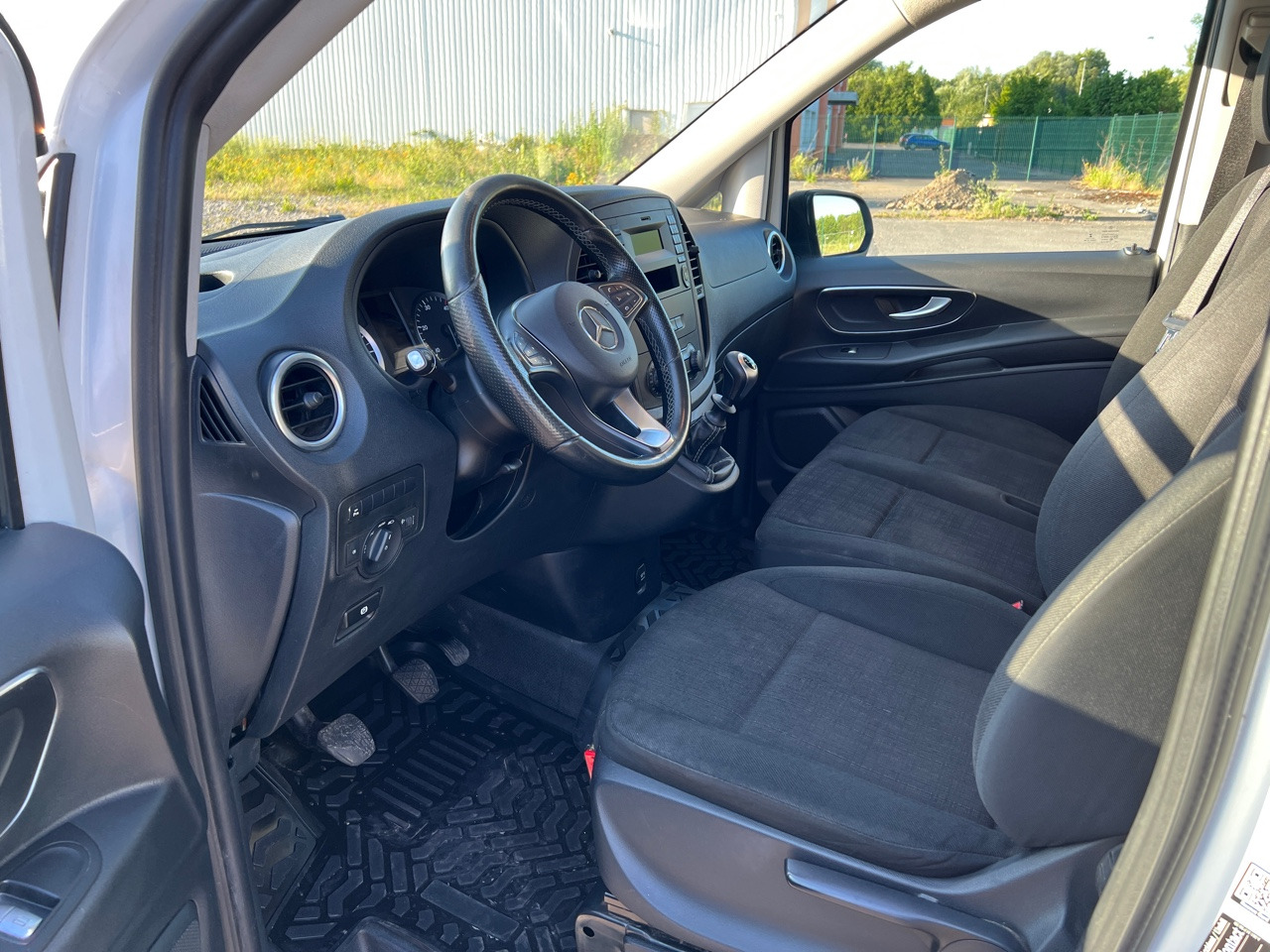 MERCEDES-BENZ VITO 109 Fourgon 1.6 BlueTEC Long Utilitaire - Furgone chiuso: foto 3 MERCEDES-BENZ VITO 109 Fourgon 1.6 BlueTEC Long Utilitaire - Furgone chiuso: foto 3