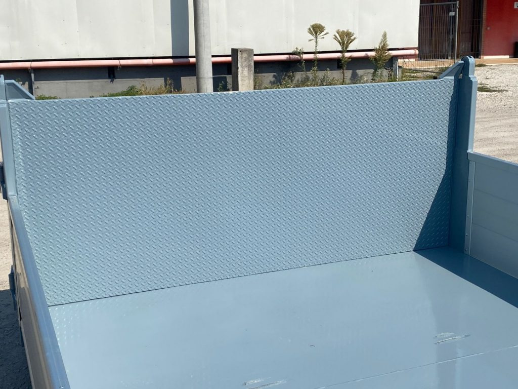 CONTAINER A PIANALE CON PIANTONI RIMOVIBILI IN FER - Cassone scarrabile: foto 3 CONTAINER A PIANALE CON PIANTONI RIMOVIBILI IN FER - Cassone scarrabile: foto 3