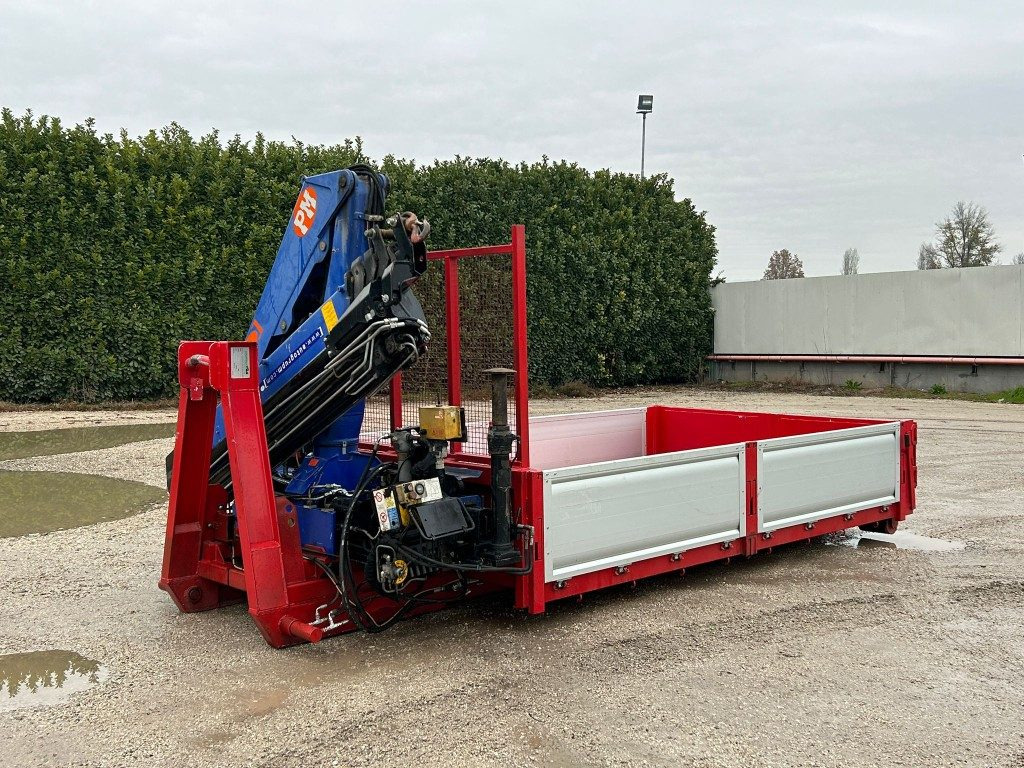 CONTAINER SCARRABILE NUOVO A PIANALE CON GRU - Cassone scarrabile: foto 1 CONTAINER SCARRABILE NUOVO A PIANALE CON GRU - Cassone scarrabile: foto 1