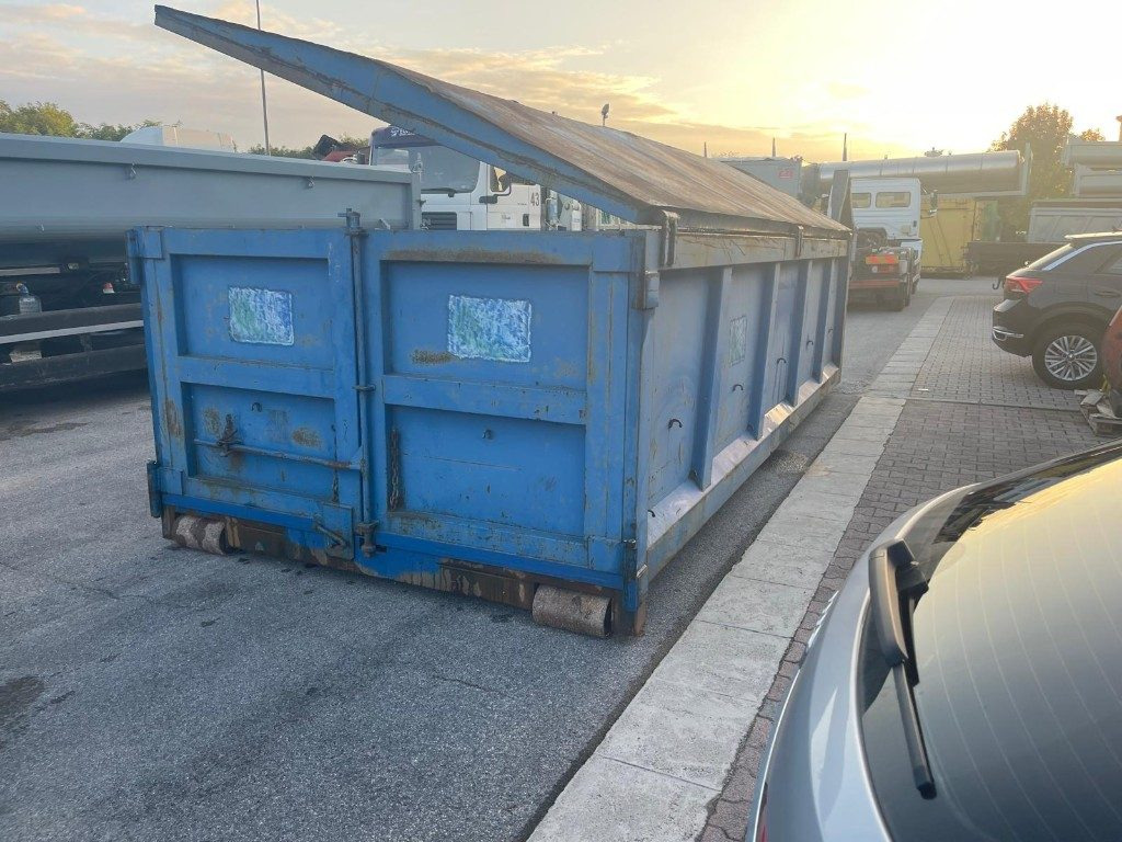 CONTAINER SCARRABILE USATO CON COPERCHIO - Cassone scarrabile: foto 3 CONTAINER SCARRABILE USATO CON COPERCHIO - Cassone scarrabile: foto 3
