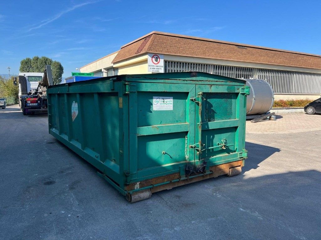 CONTAINER SCARRABILE USATO CON COPERCHIO - Cassone scarrabile: foto 3 CONTAINER SCARRABILE USATO CON COPERCHIO - Cassone scarrabile: foto 3