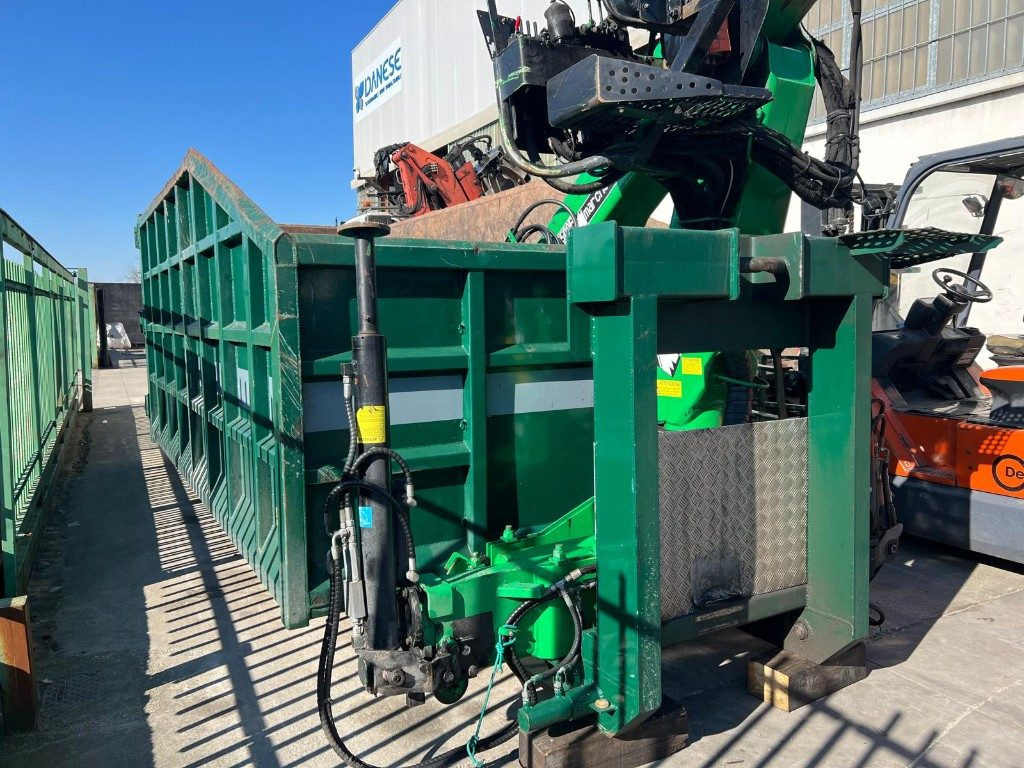 CONTAINER SCARRABILE USATO CON GRU E POLIPO - Cassone scarrabile: foto 5 CONTAINER SCARRABILE USATO CON GRU E POLIPO - Cassone scarrabile: foto 5