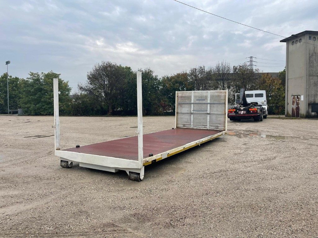 CONTAINER USATO A PIANALE SENZA SPONDE - Cassone scarrabile: foto 3 CONTAINER USATO A PIANALE SENZA SPONDE - Cassone scarrabile: foto 3