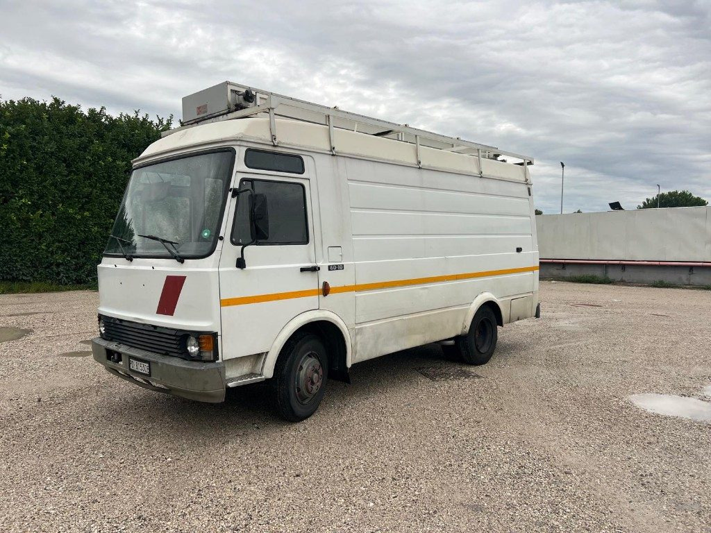 FIAT 60 10 - Furgone chiuso: foto 1 FIAT 60 10 - Furgone chiuso: foto 1