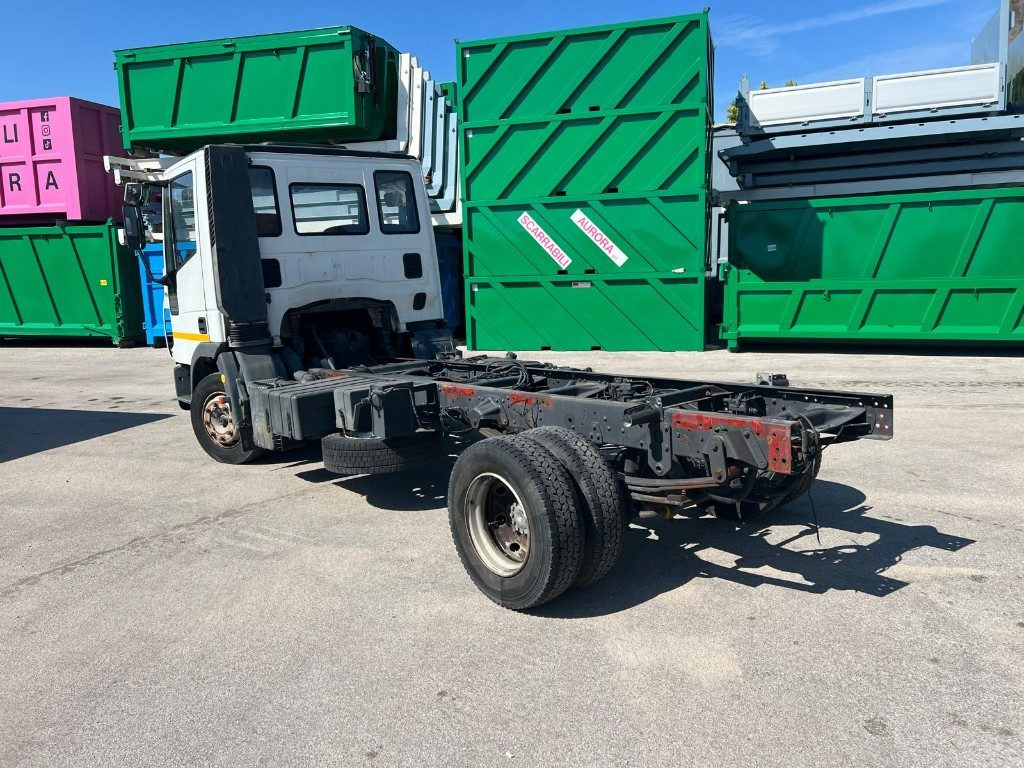 IVECO 80E15 A TELAIO - Autocarro telaio: foto 4 IVECO 80E15 A TELAIO - Autocarro telaio: foto 4