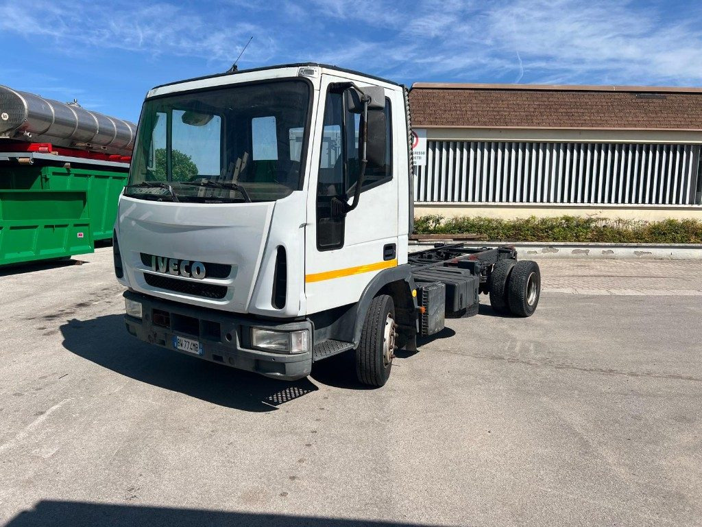 IVECO 80E15 A TELAIO - Autocarro telaio: foto 1 IVECO 80E15 A TELAIO - Autocarro telaio: foto 1