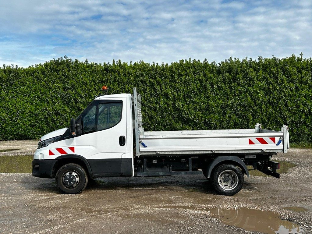 IVECO DAILY 35.140 RIBALTABILE - Furgone ribaltabile: foto 5 IVECO DAILY 35.140 RIBALTABILE - Furgone ribaltabile: foto 5