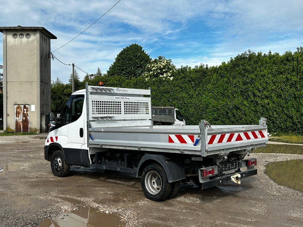 IVECO DAILY 35.140 RIBALTABILE - Furgone ribaltabile: foto 3 IVECO DAILY 35.140 RIBALTABILE - Furgone ribaltabile: foto 3