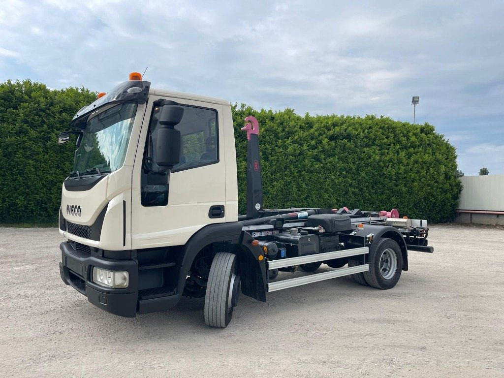 IVECO EUROCARGO 120E22 SCARRABILE - Autocarro scarrabile: foto 1 IVECO EUROCARGO 120E22 SCARRABILE - Autocarro scarrabile: foto 1
