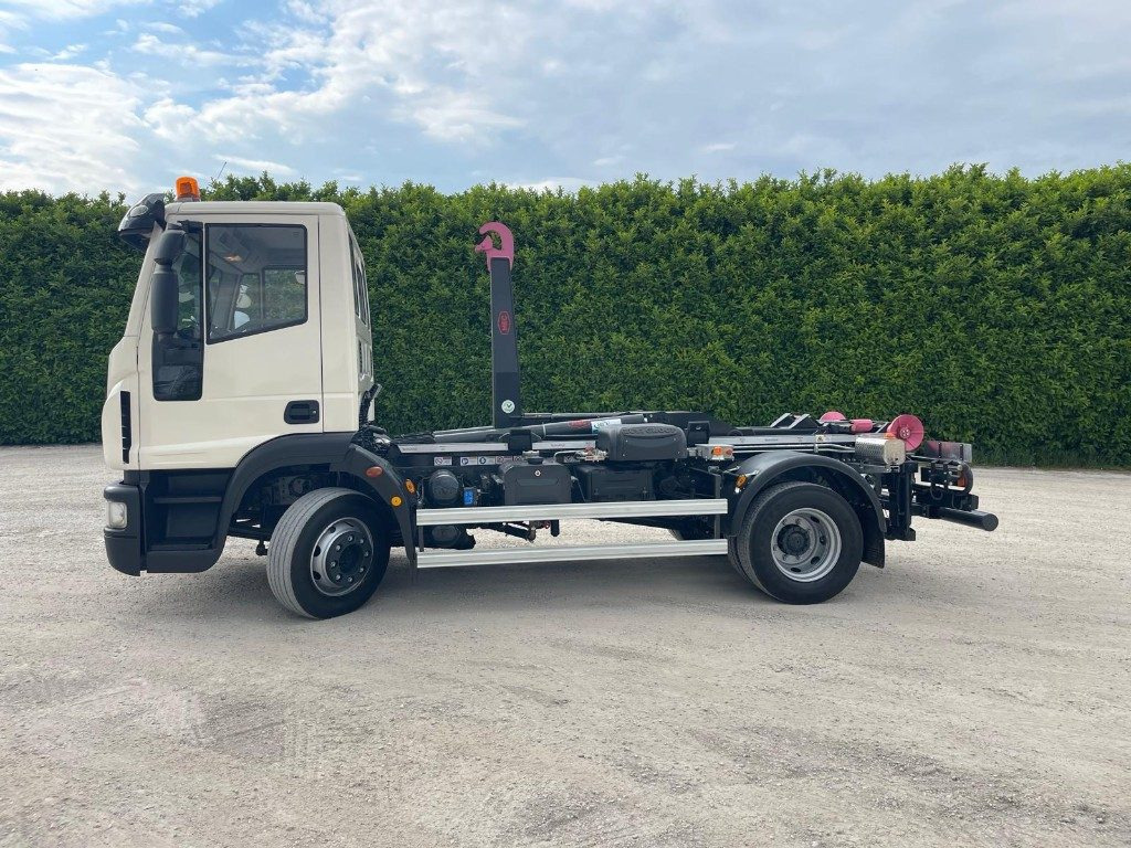 IVECO EUROCARGO 120E22 SCARRABILE - Autocarro scarrabile: foto 2 IVECO EUROCARGO 120E22 SCARRABILE - Autocarro scarrabile: foto 2