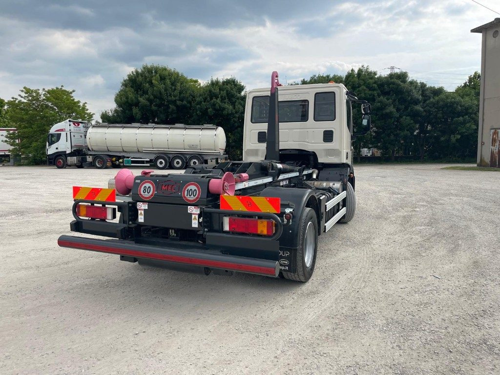 IVECO EUROCARGO 120E22 SCARRABILE - Autocarro scarrabile: foto 4 IVECO EUROCARGO 120E22 SCARRABILE - Autocarro scarrabile: foto 4