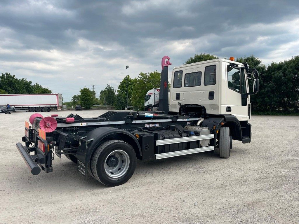 IVECO EUROCARGO 120E22 SCARRABILE - Autocarro scarrabile: foto 5 IVECO EUROCARGO 120E22 SCARRABILE - Autocarro scarrabile: foto 5