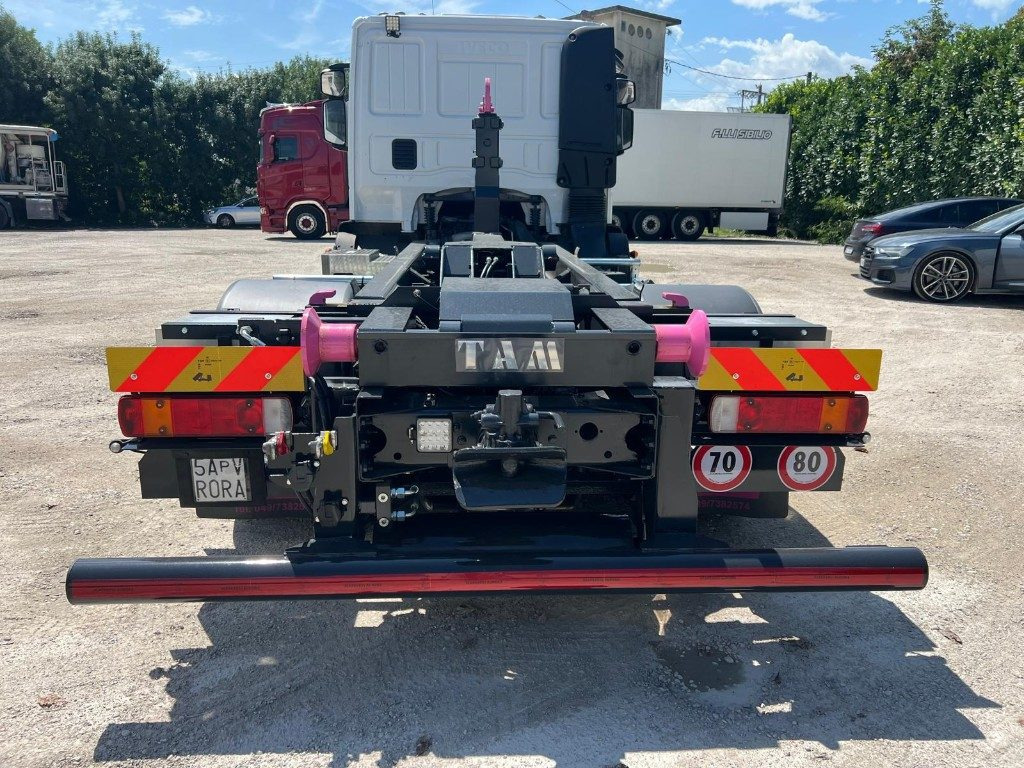 IVECO EUROCARGO 120E28 CON SCARRABILE NUOVO - Autocarro scarrabile: foto 4 IVECO EUROCARGO 120E28 CON SCARRABILE NUOVO - Autocarro scarrabile: foto 4