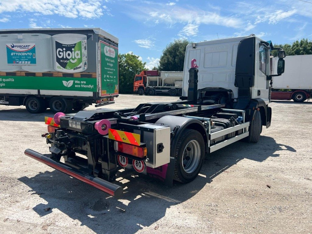 IVECO EUROCARGO 120E28 CON SCARRABILE NUOVO - Autocarro scarrabile: foto 5 IVECO EUROCARGO 120E28 CON SCARRABILE NUOVO - Autocarro scarrabile: foto 5