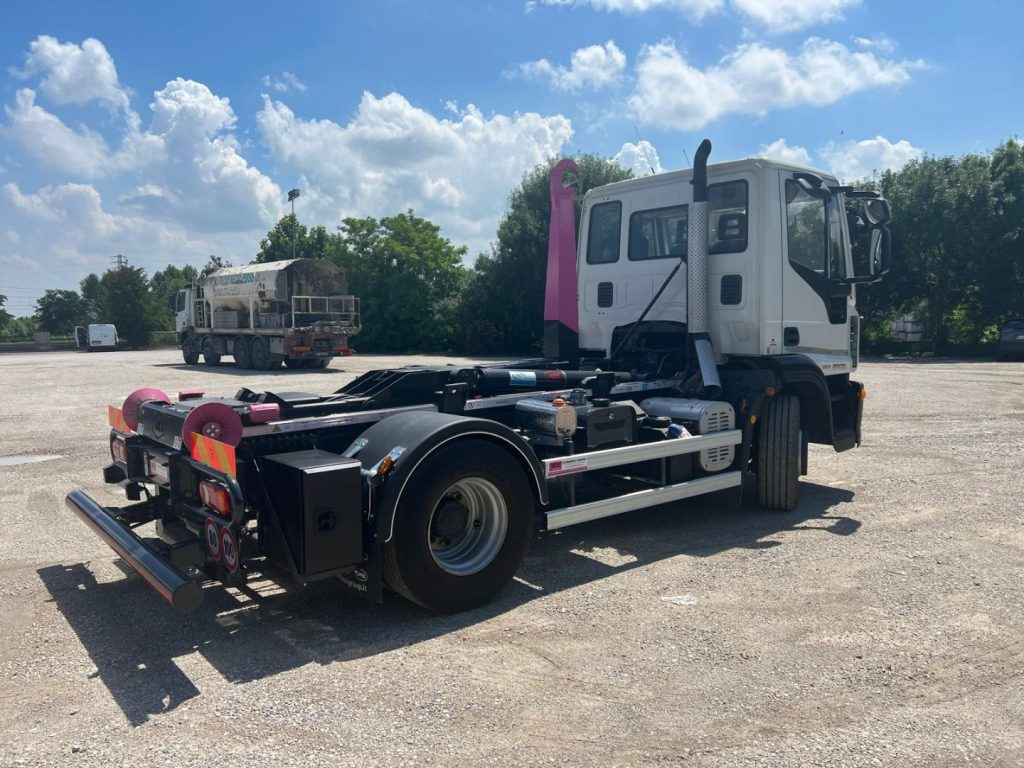 IVECO EUROCARGO 160E25 SCARRABILE - Autocarro scarrabile: foto 5 IVECO EUROCARGO 160E25 SCARRABILE - Autocarro scarrabile: foto 5