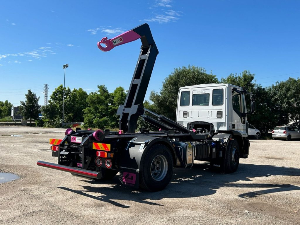 IVECO EUROCARGO 180E32K NUOVO SCARRABILE - Autocarro scarrabile: foto 5 IVECO EUROCARGO 180E32K NUOVO SCARRABILE - Autocarro scarrabile: foto 5