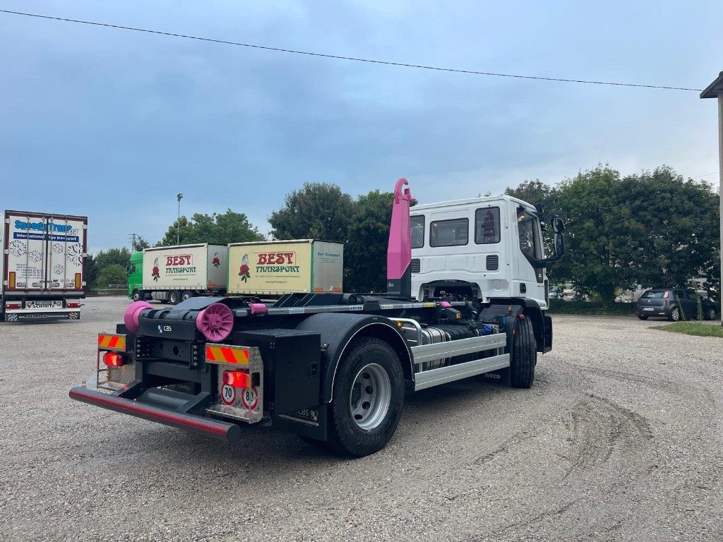 IVECO EUROCARGO 180K32 SCARRABILE NUOVO - Autocarro scarrabile: foto 4 IVECO EUROCARGO 180K32 SCARRABILE NUOVO - Autocarro scarrabile: foto 4