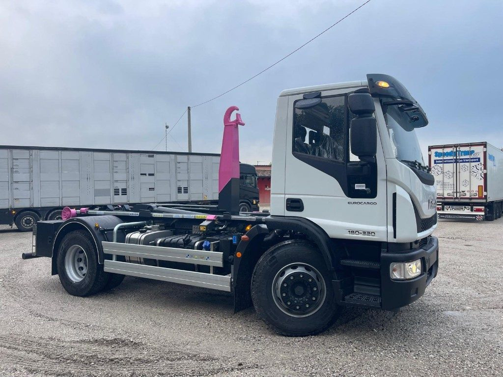 IVECO EUROCARGO 180K32 SCARRABILE NUOVO - Autocarro scarrabile: foto 5 IVECO EUROCARGO 180K32 SCARRABILE NUOVO - Autocarro scarrabile: foto 5