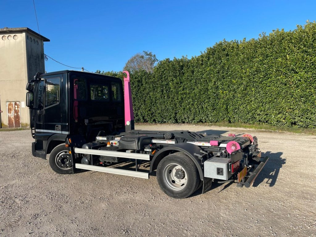 IVECO EUROCARGO 75E18 CON SCARRABILE NUOVO - Autocarro scarrabile: foto 4 IVECO EUROCARGO 75E18 CON SCARRABILE NUOVO - Autocarro scarrabile: foto 4