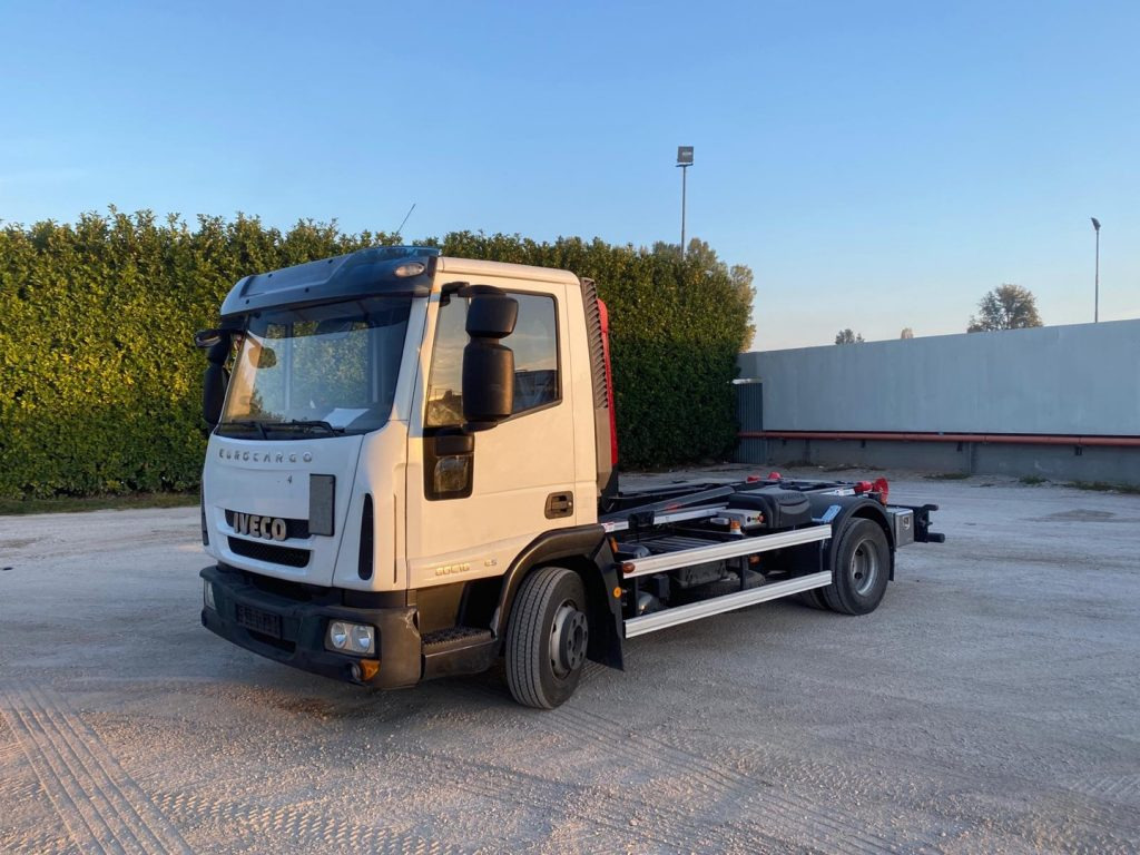 IVECO EUROCARGO 80 E18 CON IMPIANTO SCARRABILE NUO - Autocarro scarrabile: foto 3 IVECO EUROCARGO 80 E18 CON IMPIANTO SCARRABILE NUO - Autocarro scarrabile: foto 3