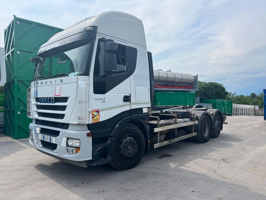 IVECO STRALIS AS260S 50Y SCARRABILE - Autocarro scarrabile: foto 2 IVECO STRALIS AS260S 50Y SCARRABILE - Autocarro scarrabile: foto 2