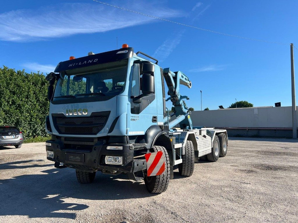 IVECO TRAKKER 450 SCARRABILE - Autocarro scarrabile: foto 2 IVECO TRAKKER 450 SCARRABILE - Autocarro scarrabile: foto 2