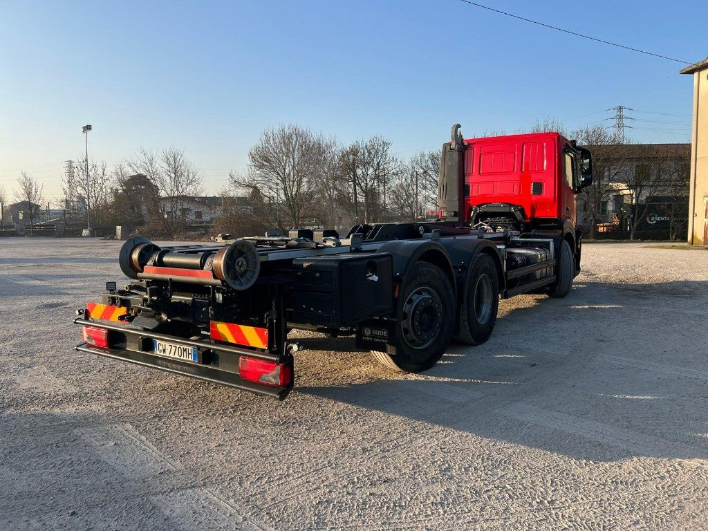 IVECO X-WAY AD260 NUOVO TARGATO SCARRABILE - Autocarro scarrabile: foto 4 IVECO X-WAY AD260 NUOVO TARGATO SCARRABILE - Autocarro scarrabile: foto 4