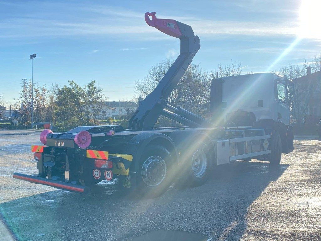 IVECO X-WAY AD280X48 NUOVO SCARRABILE PASSO 4500 - Autocarro scarrabile: foto 5 IVECO X-WAY AD280X48 NUOVO SCARRABILE PASSO 4500 - Autocarro scarrabile: foto 5