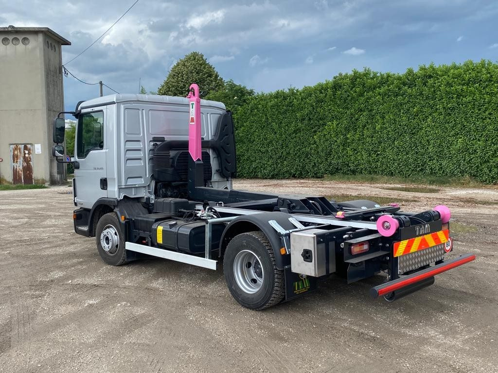 MAN TGM 12.220 - Autocarro scarrabile: foto 3 MAN TGM 12.220 - Autocarro scarrabile: foto 3