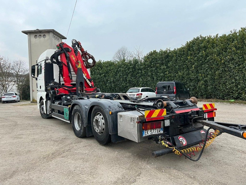 MAN TGX 26.480 SCARRABILE CON GRU - Autocarro scarrabile: foto 5 MAN TGX 26.480 SCARRABILE CON GRU - Autocarro scarrabile: foto 5