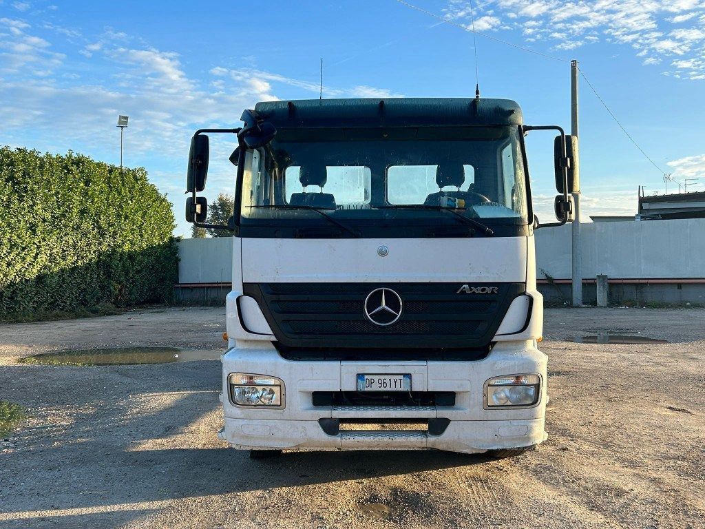 MERCEDES-BENZ MERCEDES 2533 SCARRABILE - Autocarro scarrabile: foto 2 MERCEDES-BENZ MERCEDES 2533 SCARRABILE - Autocarro scarrabile: foto 2