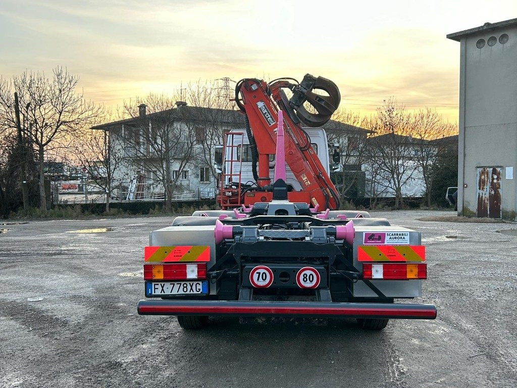 MERCEDES-BENZ MERCEDES AXOR 2533 SCARRABILE CON GRU E POLIPO - Autocarro scarrabile: foto 4 MERCEDES-BENZ MERCEDES AXOR 2533 SCARRABILE CON GRU E POLIPO - Autocarro scarrabile: foto 4