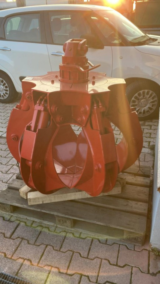 POLIPO MARCA ROZZI A 6 PALE PIU ROTORE ROZZI - Benna a polipo: foto 5 POLIPO MARCA ROZZI A 6 PALE PIU ROTORE ROZZI - Benna a polipo: foto 5