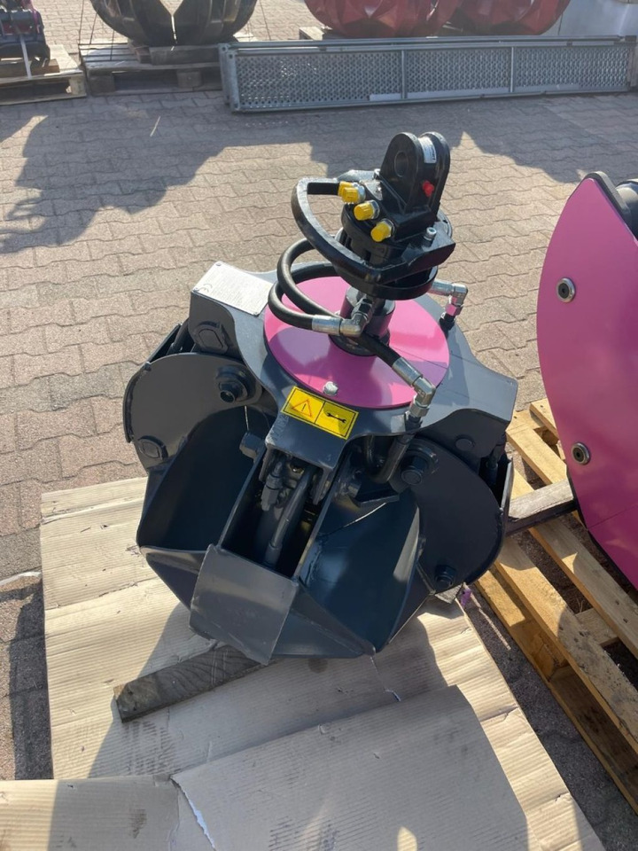 POLIPO NUOVO A 4 PALE CON ROTORE - Benna a polipo: foto 1 POLIPO NUOVO A 4 PALE CON ROTORE - Benna a polipo: foto 1