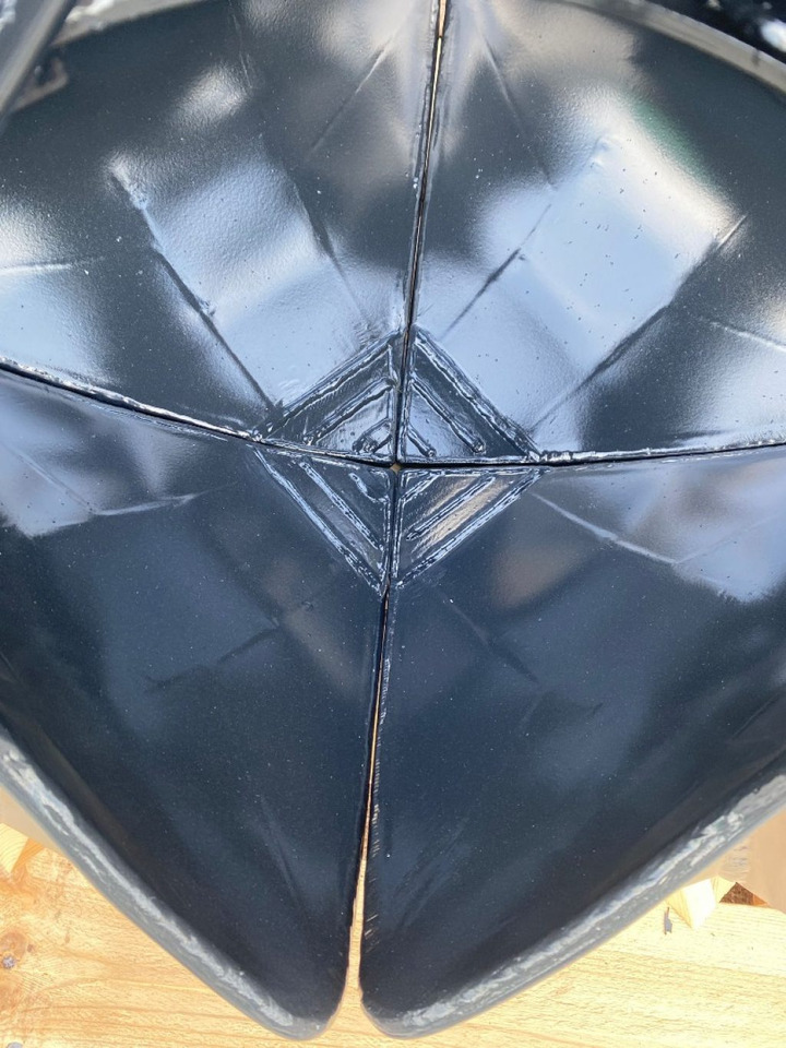 POLIPO NUOVO MARCA FERRARI 4 PALE - Benna a polipo: foto 3 POLIPO NUOVO MARCA FERRARI 4 PALE - Benna a polipo: foto 3