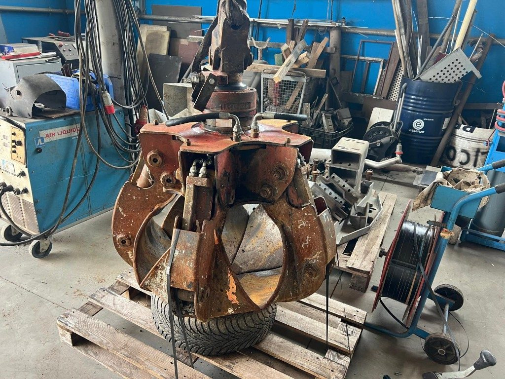 POLIPO USATO ROZZI A 5 PALE - Benna a polipo: foto 4 POLIPO USATO ROZZI A 5 PALE - Benna a polipo: foto 4