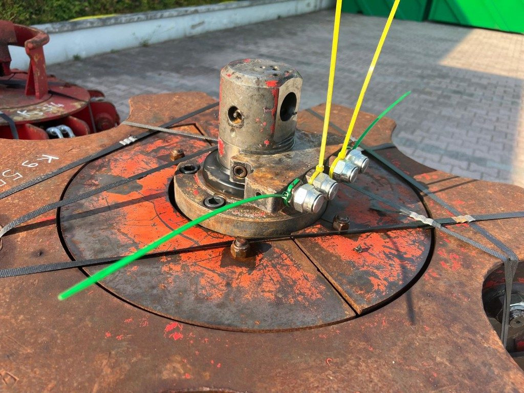 POLIPO USATO ROZZI A 6 PALE CON ROTORE - Benna a polipo: foto 5 POLIPO USATO ROZZI A 6 PALE CON ROTORE - Benna a polipo: foto 5