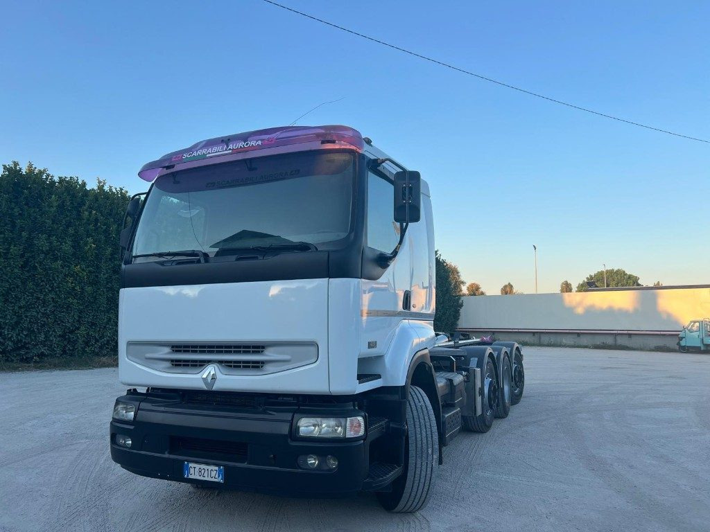 RENAULT 420 USATO SCARRABILE 8X2 - Autocarro scarrabile: foto 2 RENAULT 420 USATO SCARRABILE 8X2 - Autocarro scarrabile: foto 2