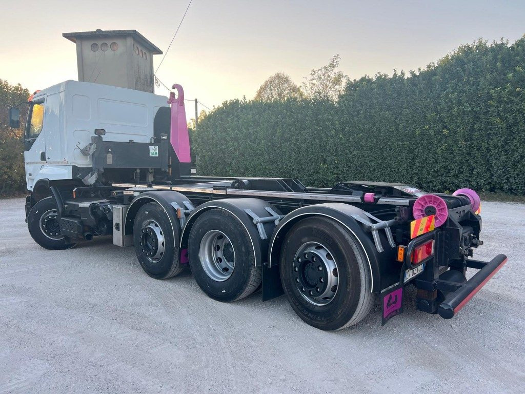 RENAULT 420 USATO SCARRABILE 8X2 - Autocarro scarrabile: foto 4 RENAULT 420 USATO SCARRABILE 8X2 - Autocarro scarrabile: foto 4